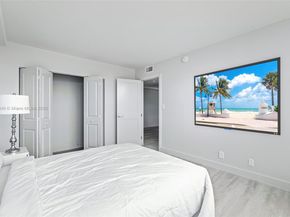 137 Golden Isles Dr 305, Hallandale Beach FL 33009