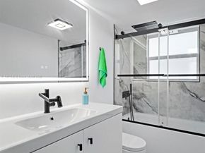 137 Golden Isles Dr 305, Hallandale Beach FL 33009