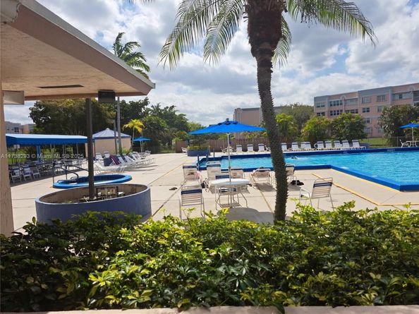 10433 Sunrise Lakes Blvd 104, Sunrise FL 33322