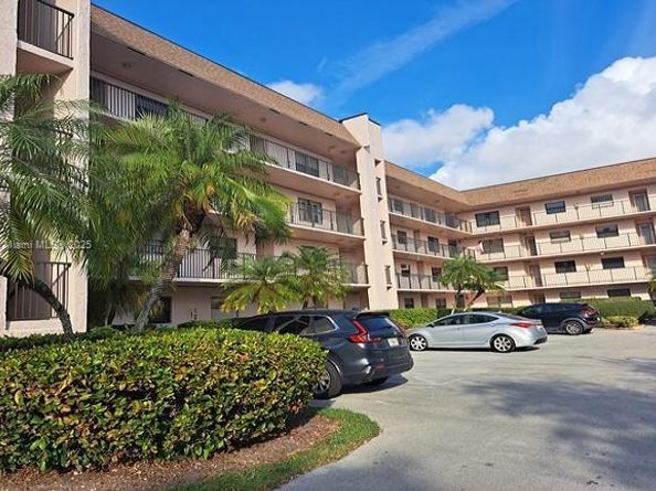 10433 Sunrise Lakes Blvd 104, Sunrise FL 33322