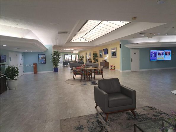 10433 Sunrise Lakes Blvd 104, Sunrise FL 33322