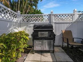 6951 Liberty St, Hollywood FL 33024