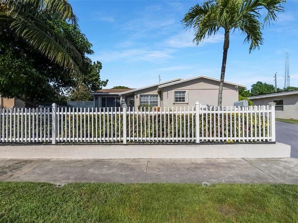 6951 Liberty St, Hollywood FL 33024