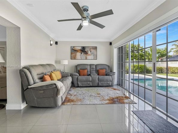 6951 Liberty St, Hollywood FL 33024