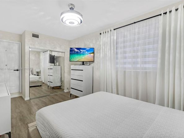 6951 Liberty St, Hollywood FL 33024