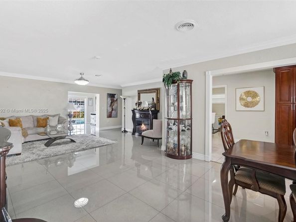 6951 Liberty St, Hollywood FL 33024