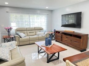 905 NW 107th Ave, Pembroke Pines FL 33026