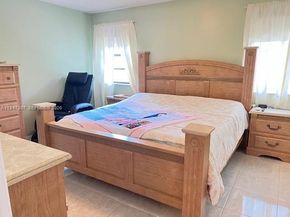 905 NW 107th Ave, Pembroke Pines FL 33026