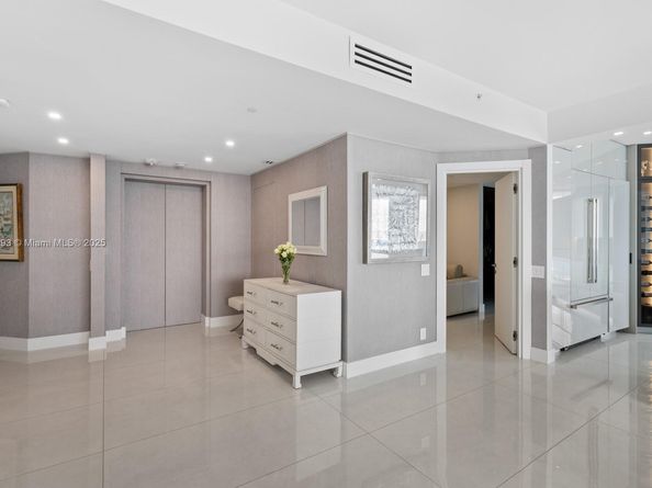 3801 NE 207th St 2002, Aventura FL 33180