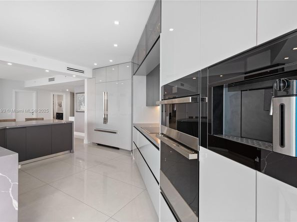 3801 NE 207th St 2002, Aventura FL 33180