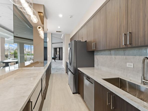 3801 NE 207th St 2002, Aventura FL 33180