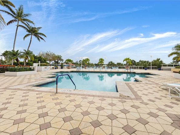 3801 NE 207th St 2002, Aventura FL 33180