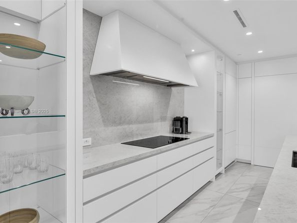 220 SE Mizner Blvd 414, Boca Raton FL 33432