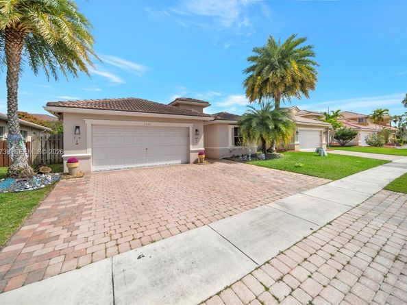 1531 SW 194th Ter, Pembroke Pines FL 33029