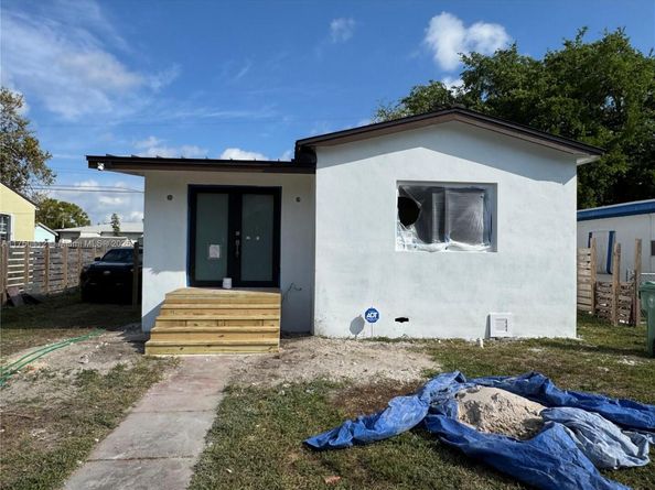 1843 NW 51st Ter, Miami FL 33142