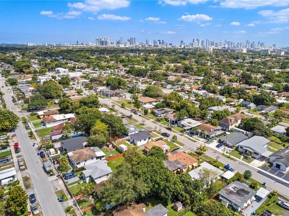 1843 NW 51st Ter, Miami FL 33142