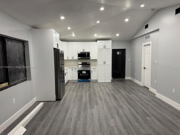 1843 NW 51st Ter, Miami FL 33142