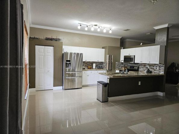 2635 SE 4th Pl, Homestead FL 33033