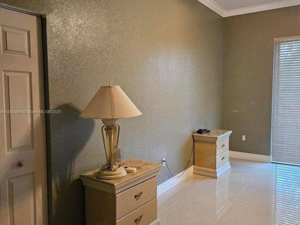 2635 SE 4th Pl, Homestead FL 33033