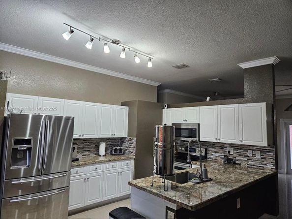 2635 SE 4th Pl, Homestead FL 33033