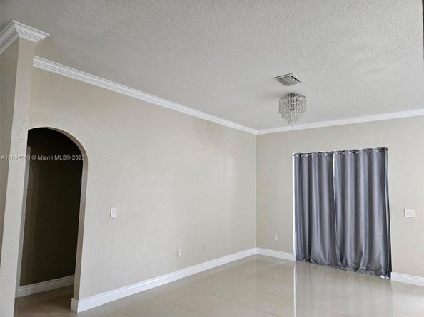 2635 SE 4th Pl, Homestead FL 33033