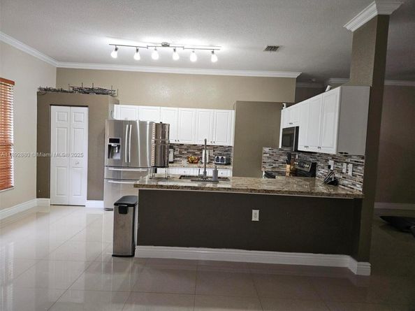 2635 SE 4th Pl, Homestead FL 33033