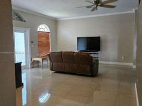 2635 SE 4th Pl, Homestead FL 33033