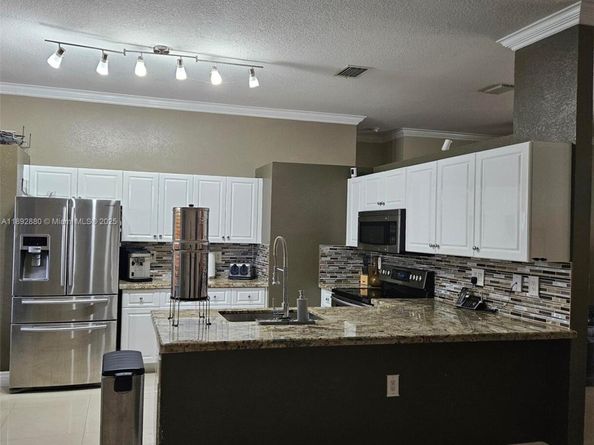 2635 SE 4th Pl, Homestead FL 33033