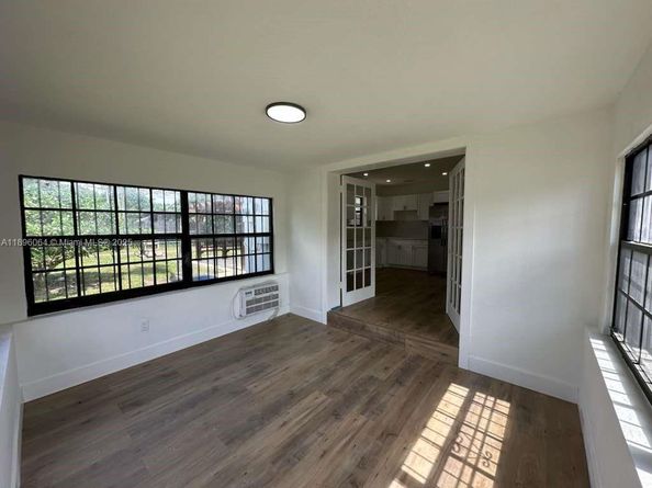 535 Harem Ave, Opa-Locka FL 33054