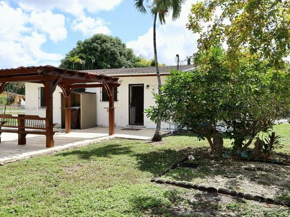 535 Harem Ave, Opa-Locka FL 33054