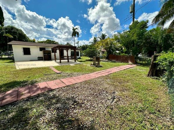 535 Harem Ave, Opa-Locka FL 33054