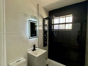 535 Harem Ave, Opa-Locka FL 33054