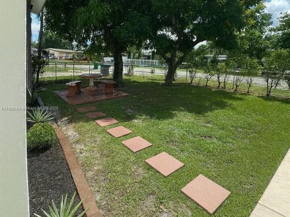 535 Harem Ave, Opa-Locka FL 33054