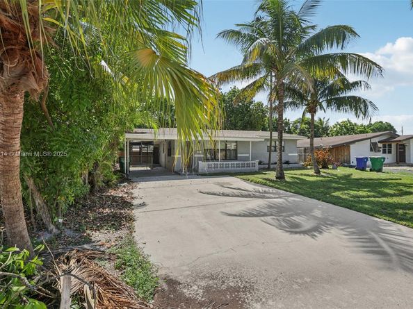 2649 Pine Tree Dr, Miramar FL 33023