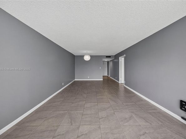3001 S Course Dr 105, Pompano Beach FL 33069