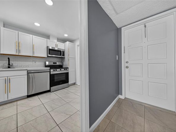3001 S Course Dr 105, Pompano Beach FL 33069