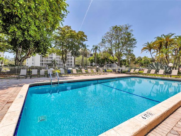 3001 S Course Dr 105, Pompano Beach FL 33069