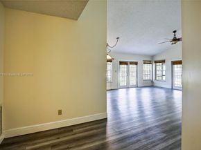 8800 Lake Park Cir N, Davie FL 33328