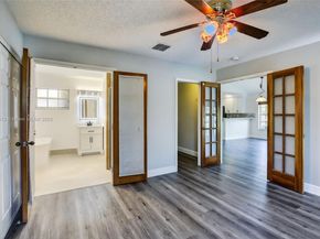 8800 Lake Park Cir N, Davie FL 33328