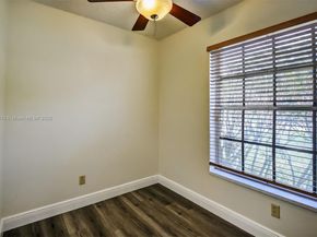 8800 Lake Park Cir N, Davie FL 33328