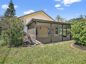 8800 Lake Park Cir N, Davie FL 33328