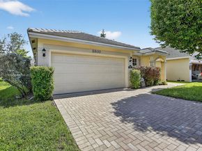 8800 Lake Park Cir N, Davie FL 33328