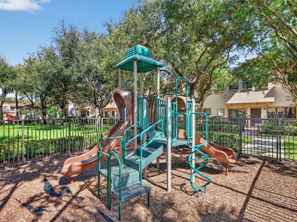 4759 Cypress St, Coconut Creek FL 33073