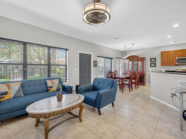 4759 Cypress St, Coconut Creek FL 33073