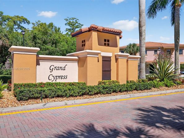 4759 Cypress St, Coconut Creek FL 33073