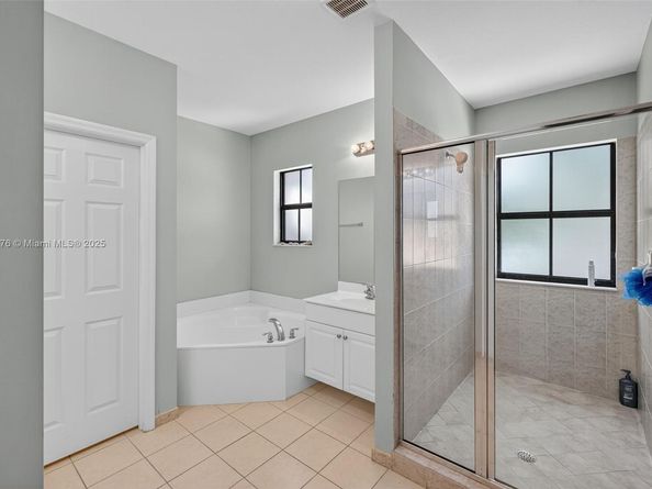 4759 Cypress St, Coconut Creek FL 33073