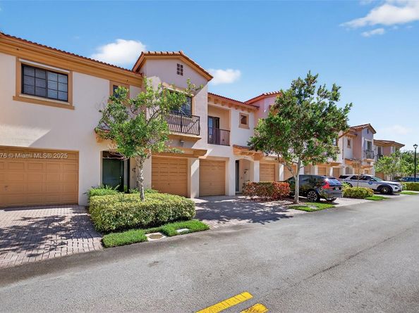4759 Cypress St, Coconut Creek FL 33073