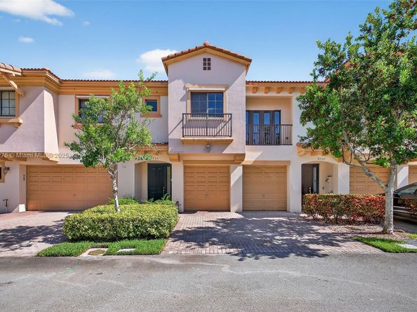 4759 Cypress St, Coconut Creek FL 33073