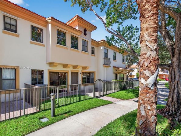 4759 Cypress St, Coconut Creek FL 33073
