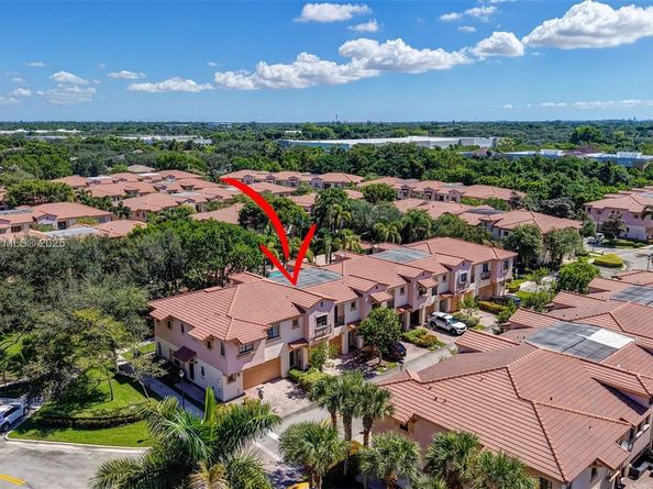 4759 Cypress St, Coconut Creek FL 33073